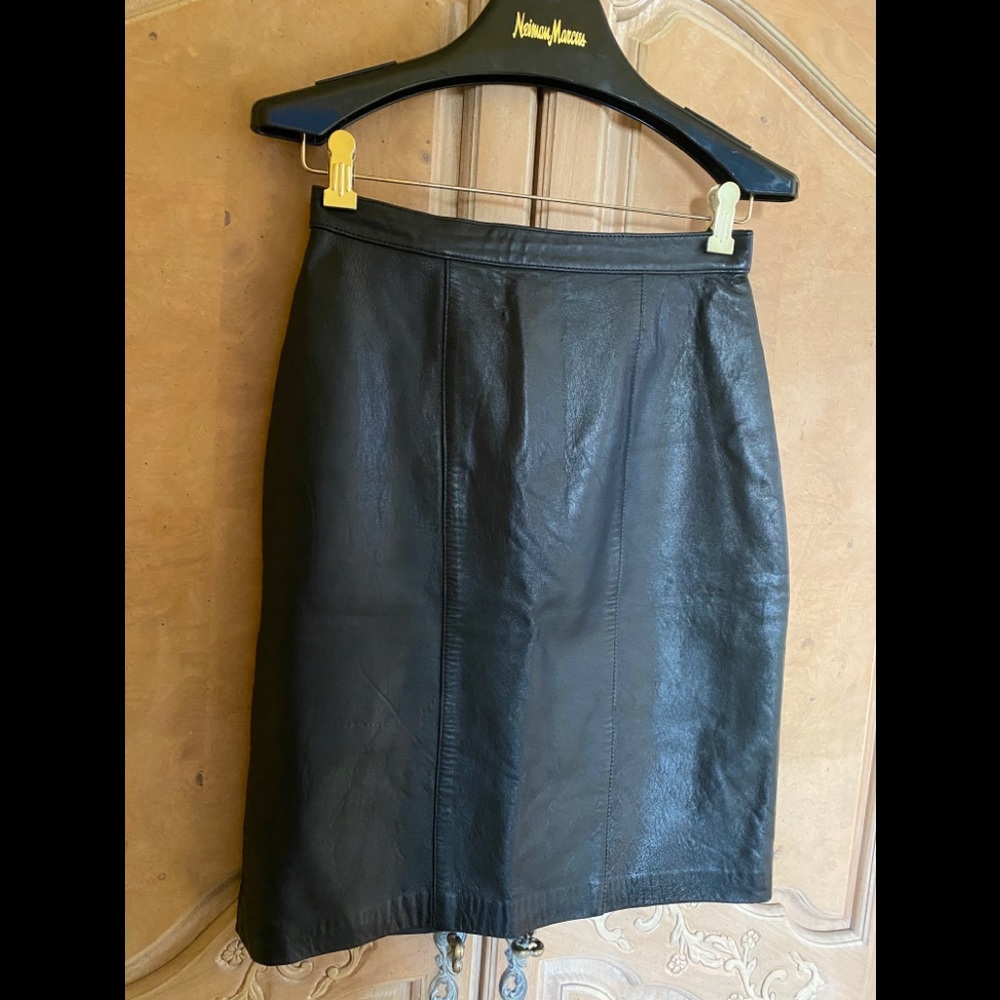Dana  Brooke black leather skirt, pencil style